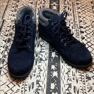 Rugged Outback Boots. Navy Blue. Size 5.5W